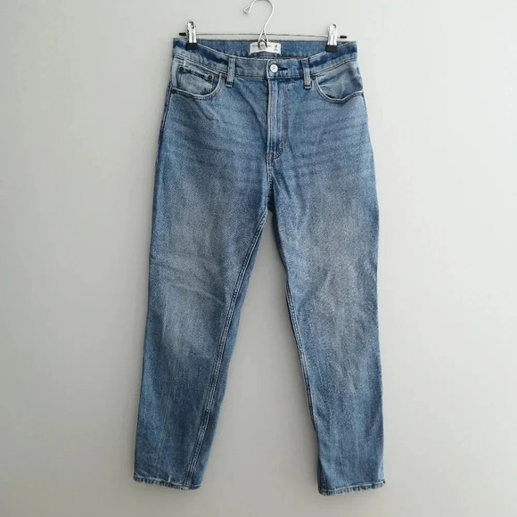 Abercrombie and Fitch The Mom High Rise Tapered Leg 90s 26" Ankle Jeans 2 or 26 - Picture 3 of 16